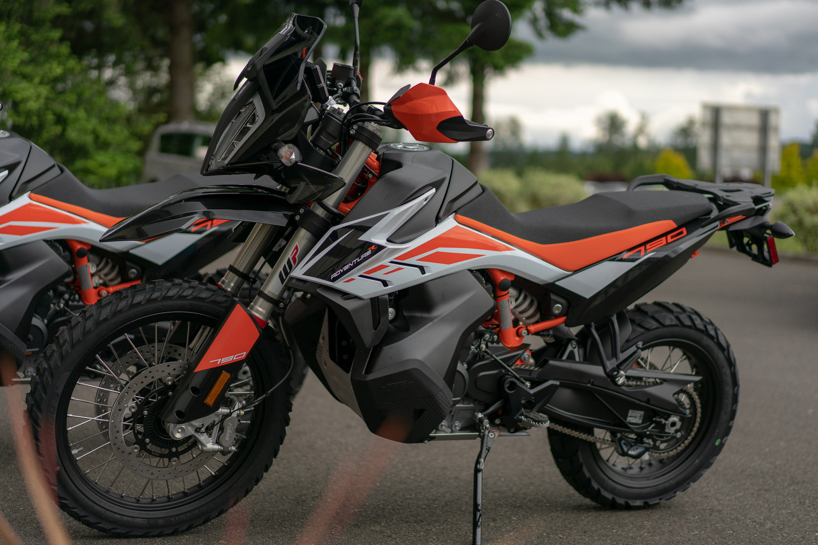 The KTM Twins 790 Adventure R