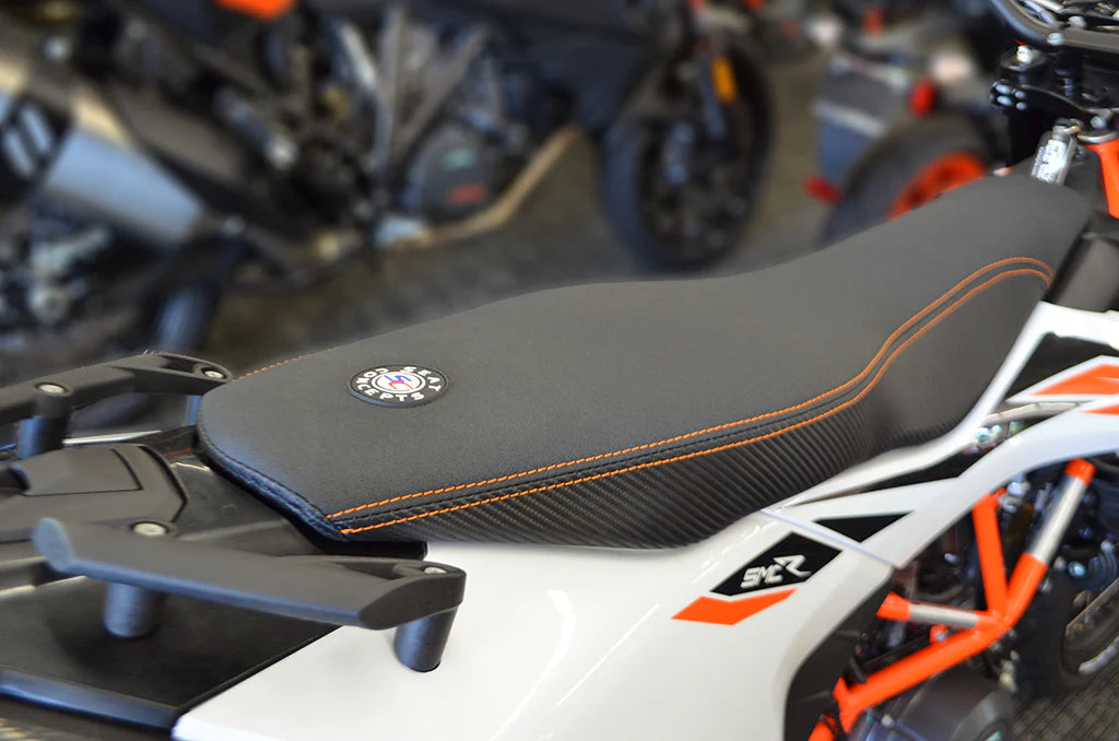 KTM 690 SMC-R ENDURO-R ERGO SEAT エルゴ シート NEW OEM KTM KTM 690 SMC-R ENDURO-R ERGO SEAT エルゴ シート NEW OEM KTM