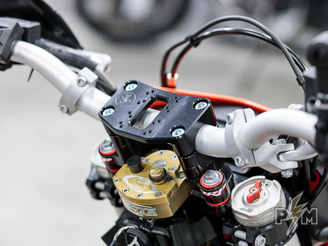 UPPER HANDLEBAR CLAMP 38/40X90 AMPS